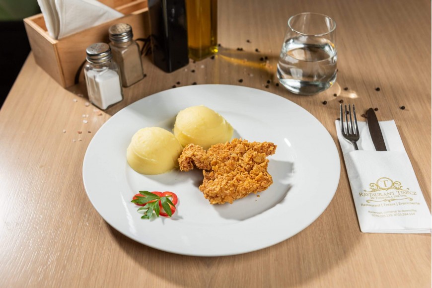 Pui crispy Junior cu cartofi piure